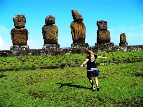 Rapa Nui (Easter Island) travel .